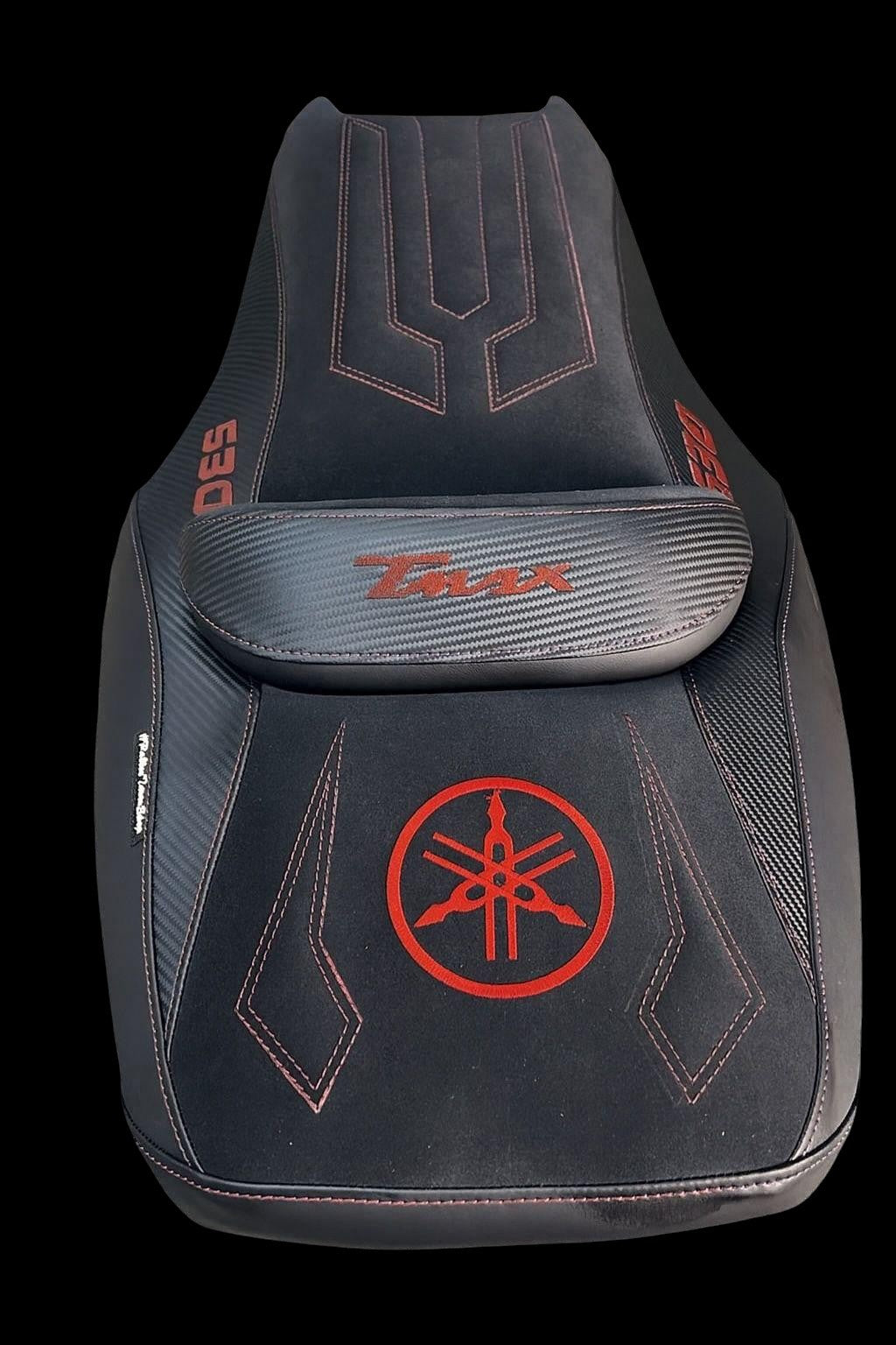 Fodera Sella Yamaha TMAX 530 2012–2016 • Camoscio Nero & Rosso • Black & Red Edition – Copertura Rivestimento PabloStMaxShop