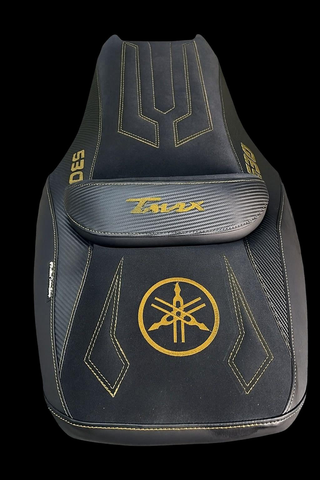 Fodera Sella Yamaha TMAX 530 2012–2016 • Camoscio Nero & Oro • Black & Gold Edition – Copertura Rivestimento PabloStMaxShop