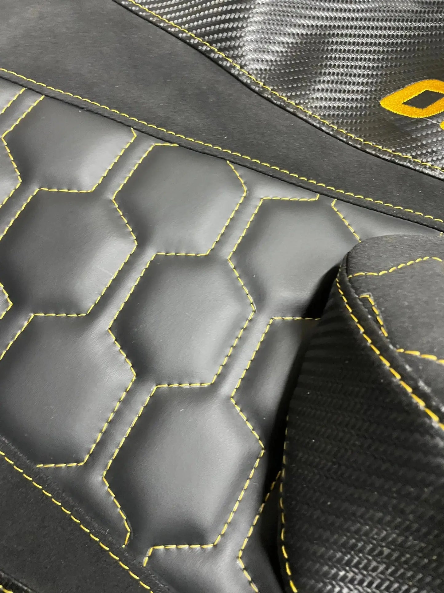 yamaha tmax fodera sella copertura rivestimento simil originale standard PabloSTmaxShop
